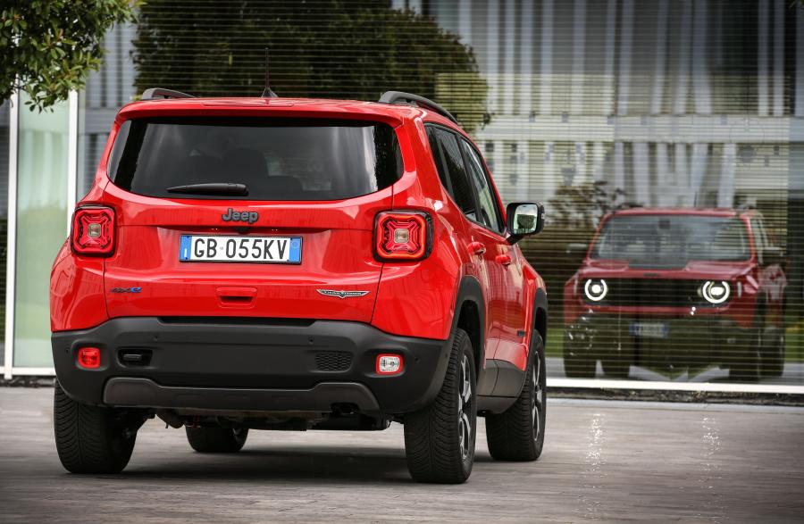  Jeep Renegade Trailhawk 4xe (BU) 2020 года  (EU) (фото 18 из 33)